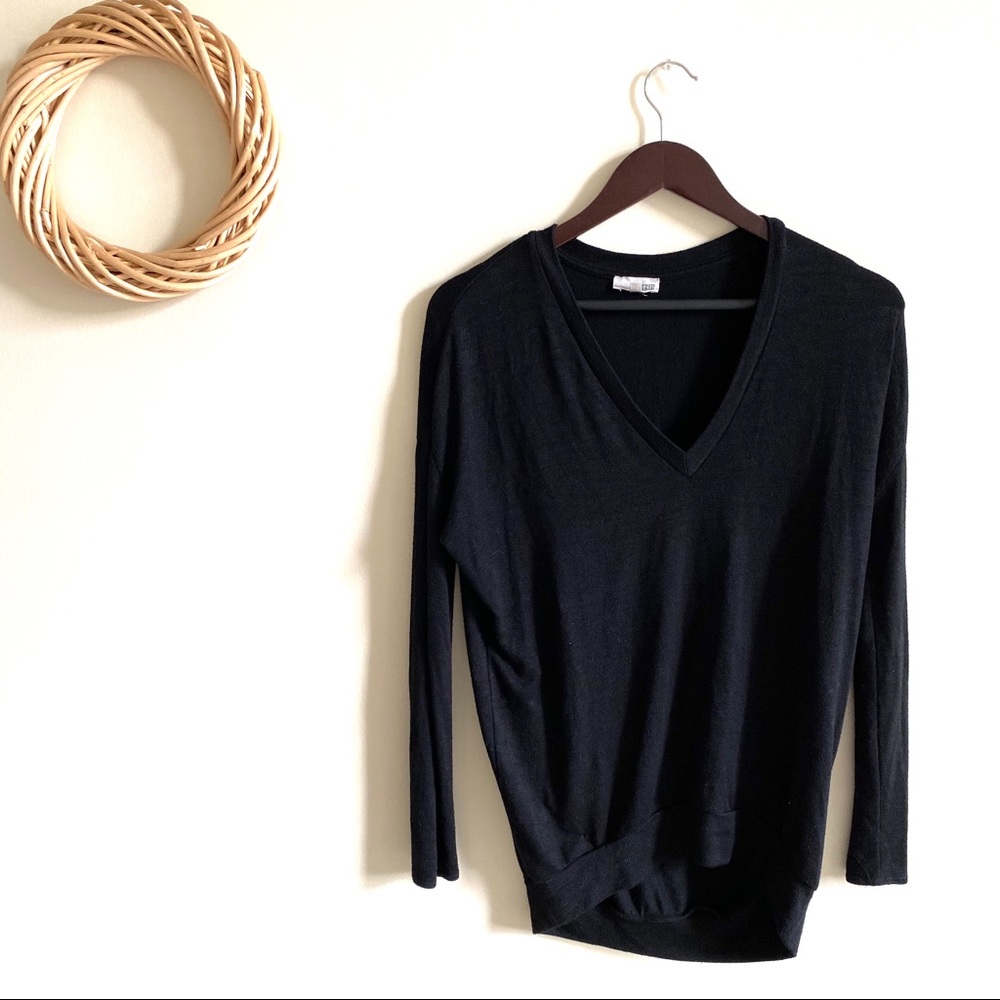 • SOLD • Aritzia Wilfred Free Remy Longsleeve - Picture 2 of 5
